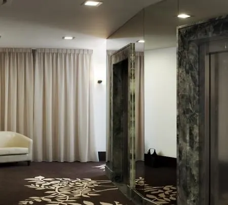 Gabri Park 4*